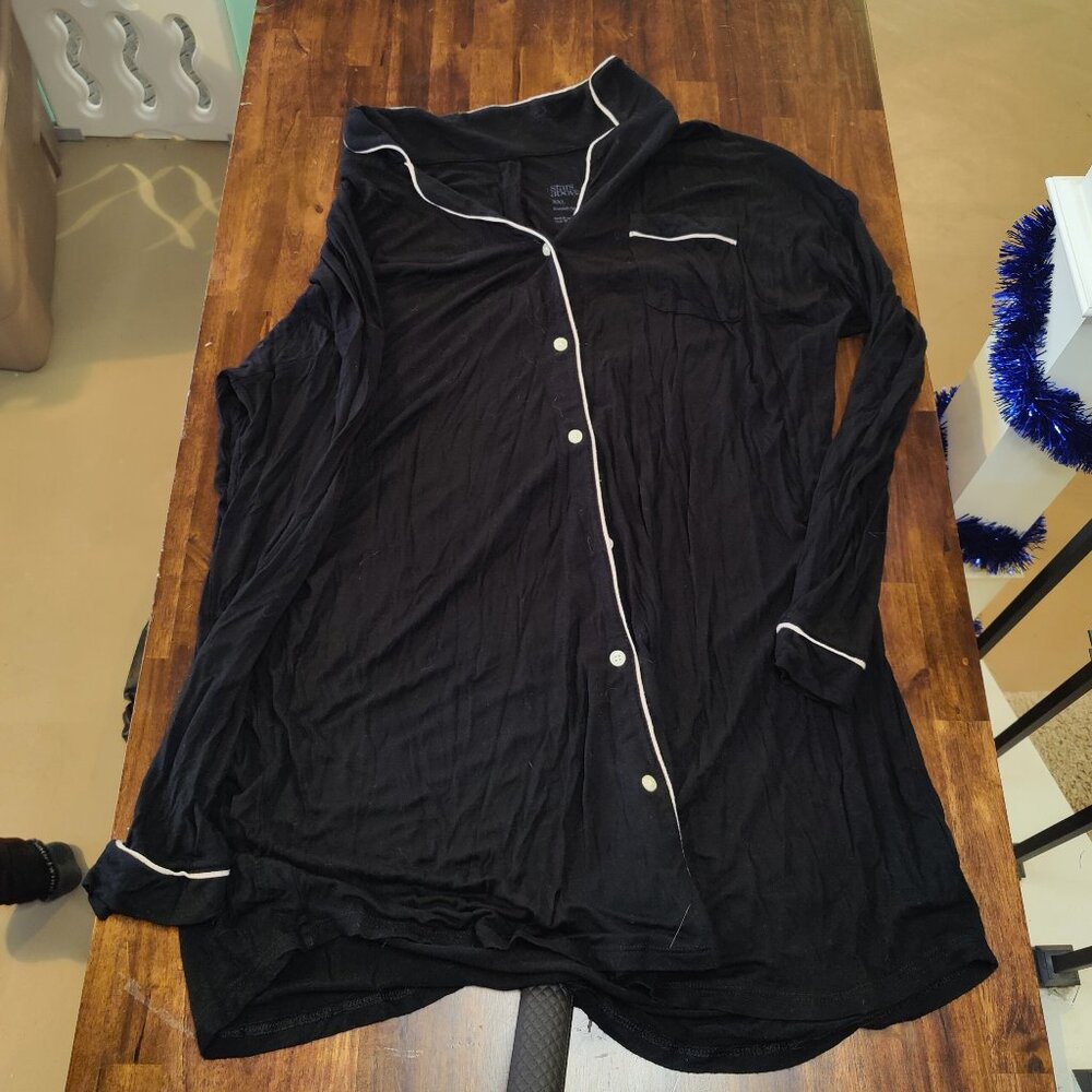 Stars Above Black Long Sleeve Pajama Top with White Piping